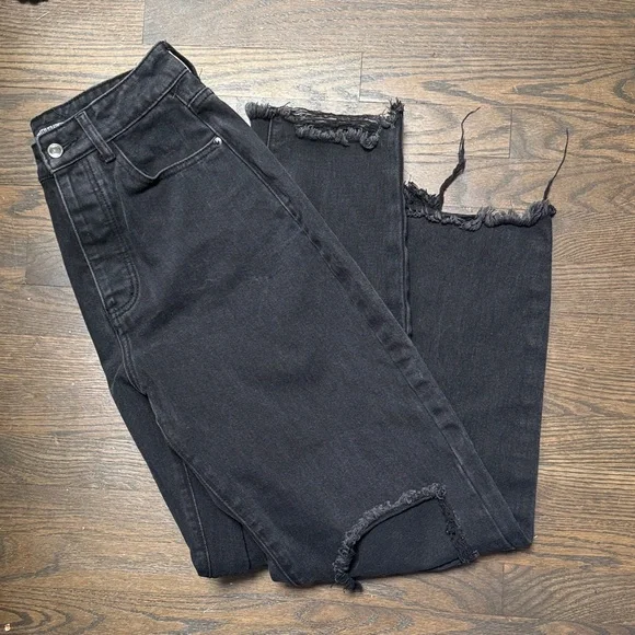 Womans size 2 baggy pretty little thing black denim pants - Picture 1 of 3